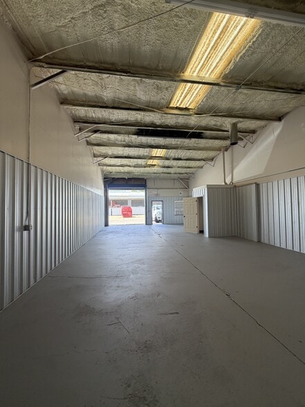 More Photos Of 541 Oliver Rd, Montgomery Flex For Lease