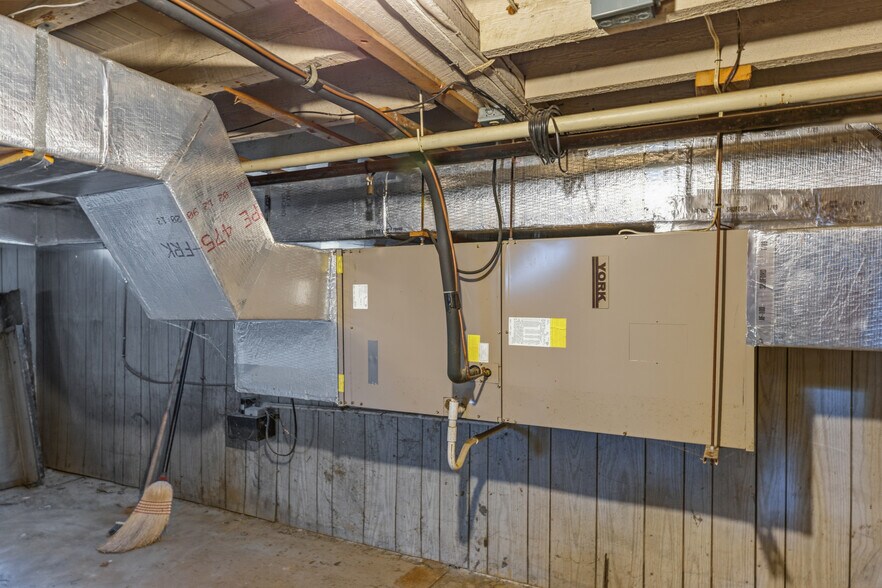 More Photos Of 93 Roxbury St, Keene Office For Sale