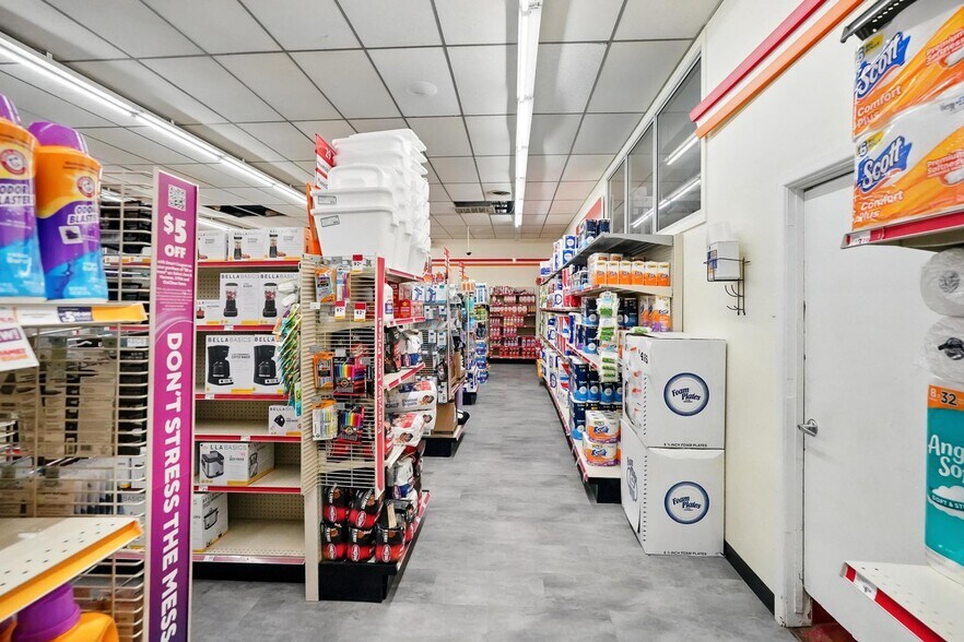 More Photos Of 500-511 E Broadway St, Sweetwater Storefront For Sale