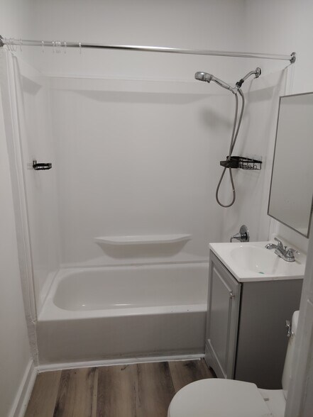More Photos Of 225 E 74th St, Los Angeles Apartments For Sale