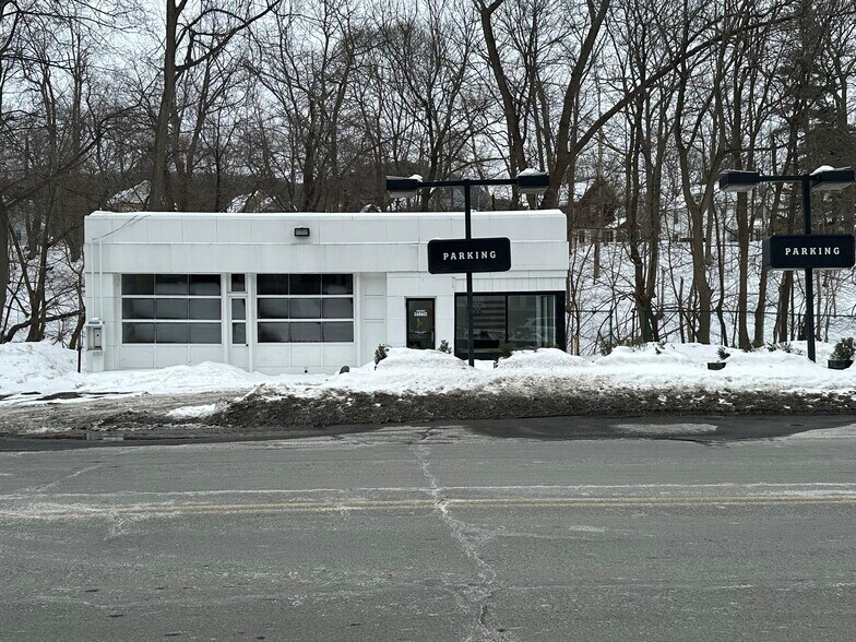 More Photos Of 123 Main St, Great Barrington Service Station For Lease