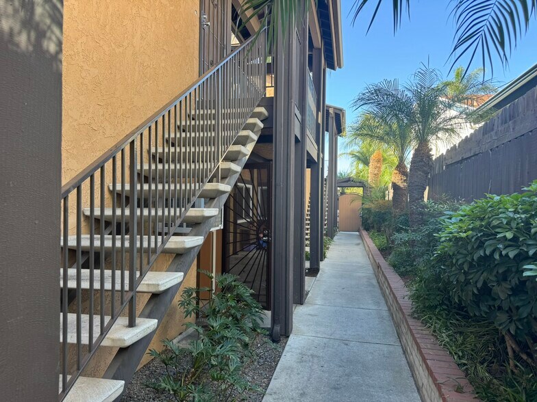 More Photos Of 4435 Estrella Ave, San Diego Apartments For Sale