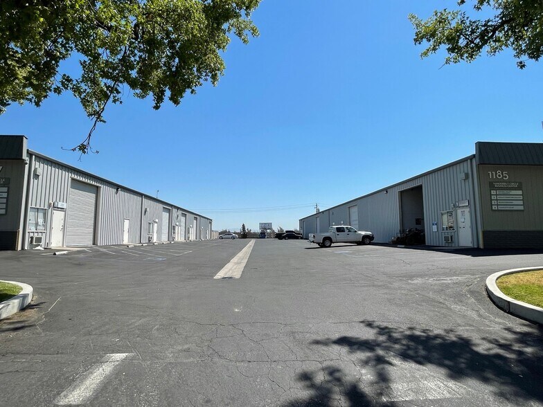 More Photos Of 1197 Vanderbilt Cir, Manteca Warehouse For Lease