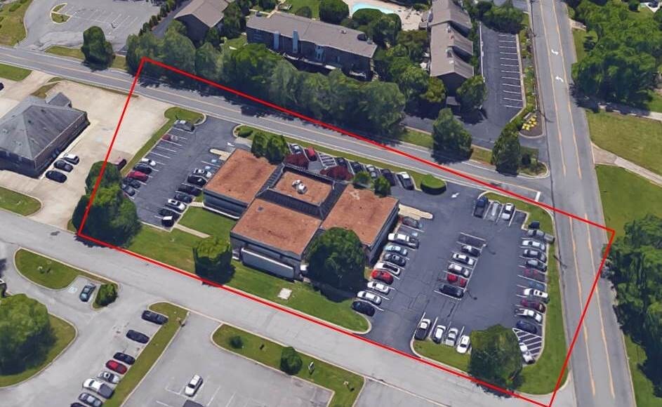 More Photos Of 1832 Memorial Dr, Clarksville Medical For Lease