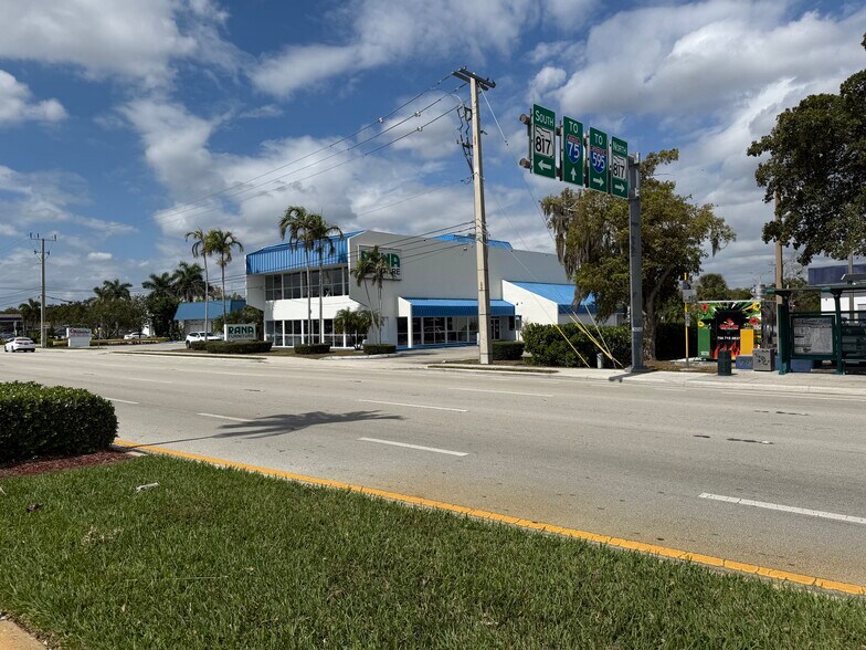 More Photos Of 7979 Pines Blvd, Pembroke Pines Storefront Retail Office For Sale