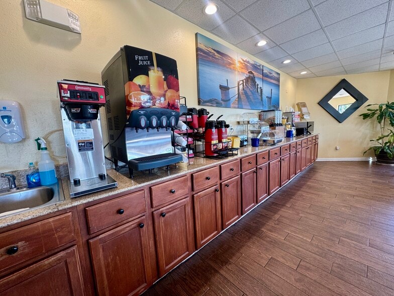 More Photos Of 1768 Beach Blvd, Biloxi Hotel For Sale