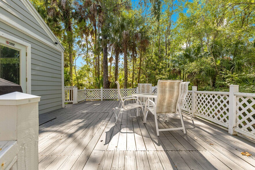 More Photos Of 110 NE Crystal St, Crystal River Specialty For Sale