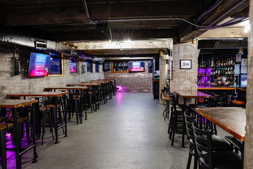 More Photos Of 210 Hale St, Charleston Office For Sale