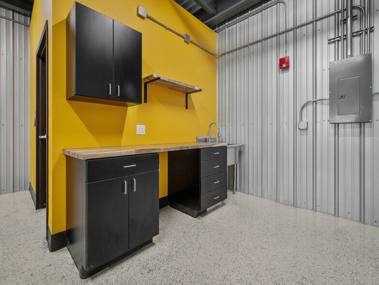 More Photos Of 2000 S 15th St, Laramie Industrial For Sale