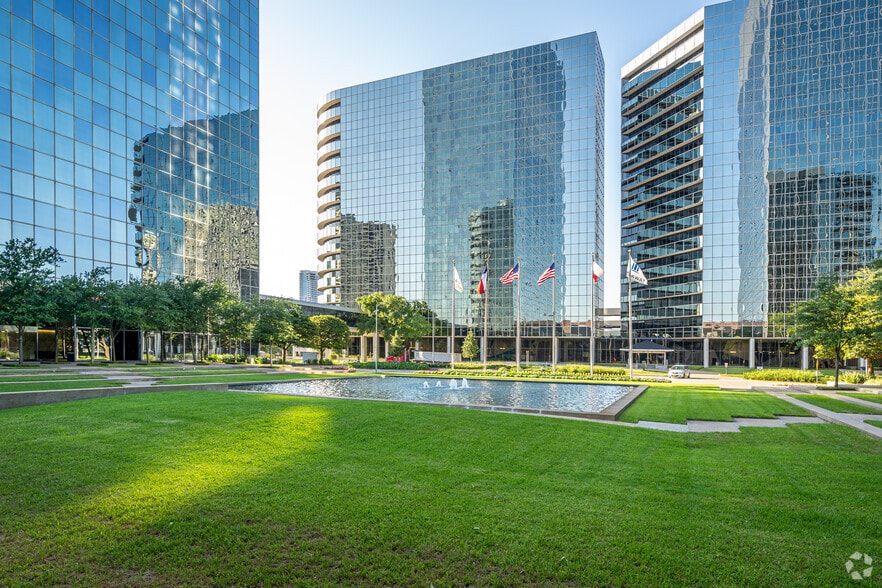 More Photos Of 11 Greenway Plz, Houston Office For Lease