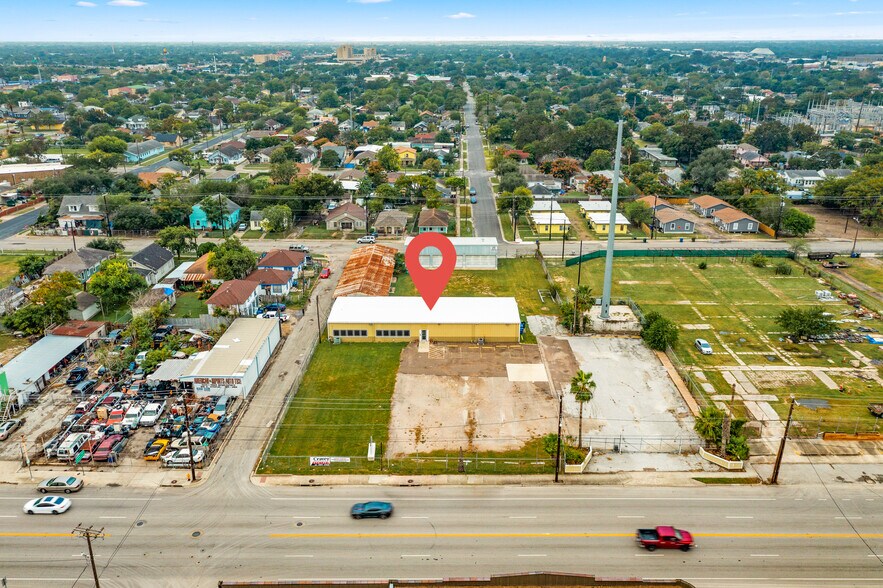 More Photos Of 917 S Staples St, Corpus Christi Unknown For Lease