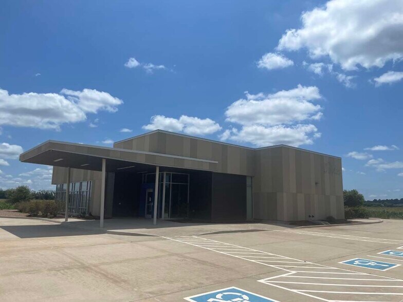 More Photos Of 2410 W Grant Ave, Pauls Valley Medical For Sale