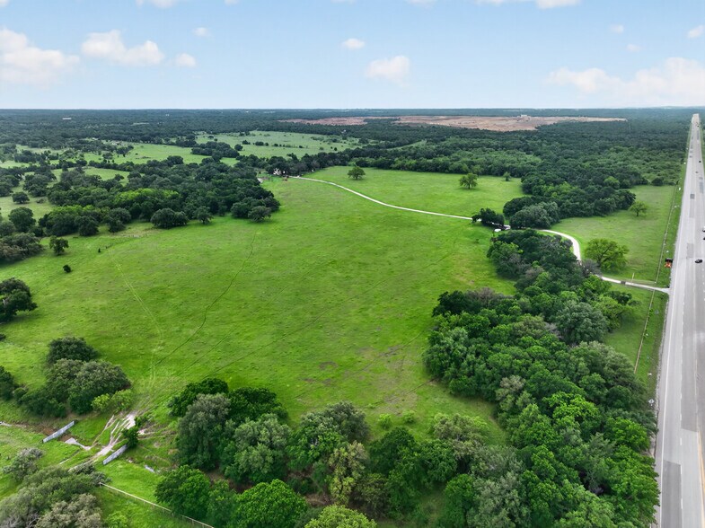 More Photos Of 14145 US-281, Santo Specialty For Sale