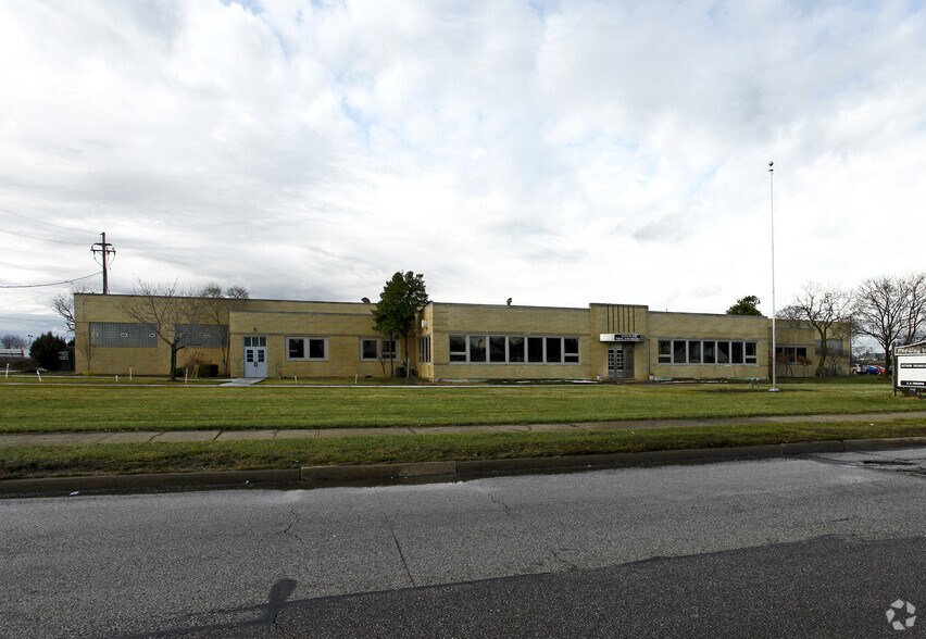 Primary Photo Of 5240 Smith Rd, Brook Park Manufacturing For Lease