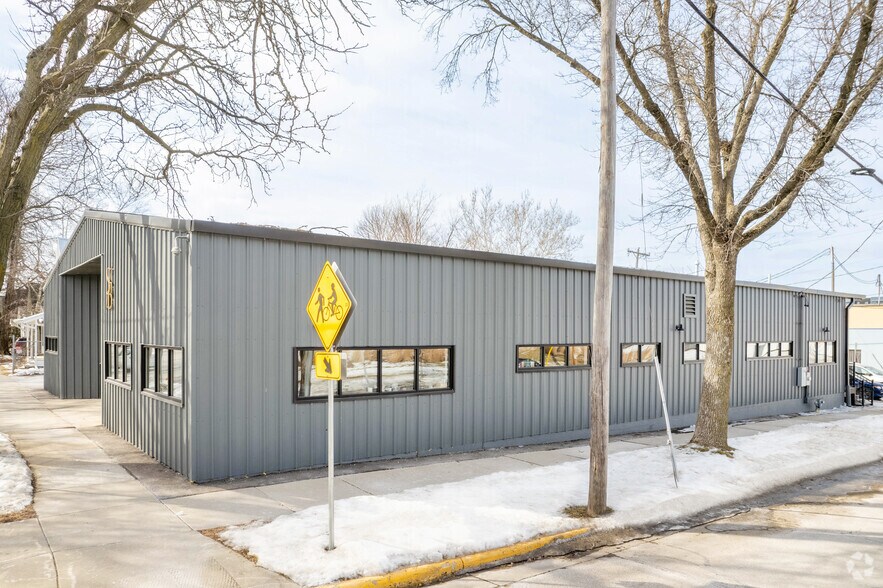 More Photos Of 1352 E Wilson St, Madison Warehouse For Sale