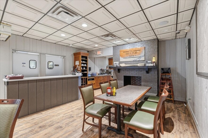 More Photos Of 318 New York Ave, Rochester Sports And Entertainment For Sale