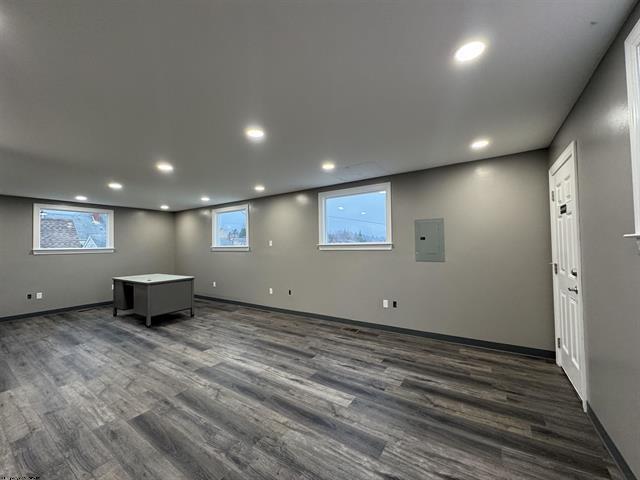 More Photos Of 205 10th St, Fairmont Light Manufacturing For Sale