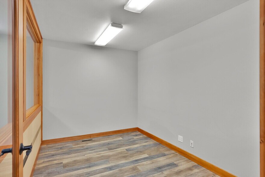 More Photos Of 11445 N Reed Rd, Hayden Warehouse For Lease