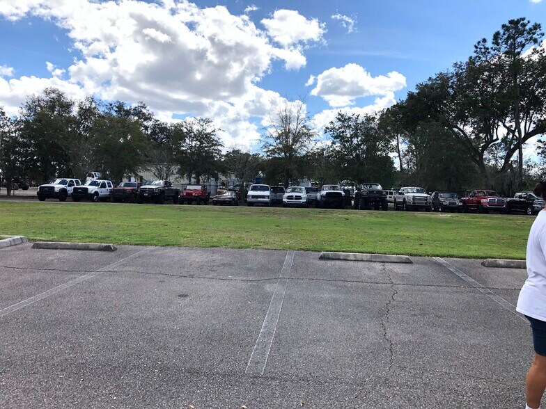 More Photos Of 7064 Sampey Rd, Groveland Light Manufacturing For Lease