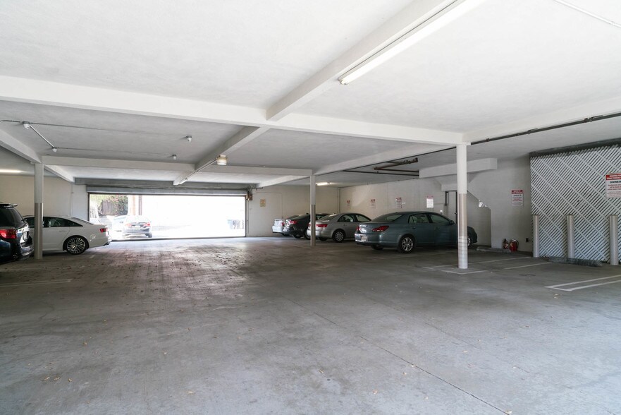 More Photos Of 10537 Santa Monica Blvd, Los Angeles Medical For Sale