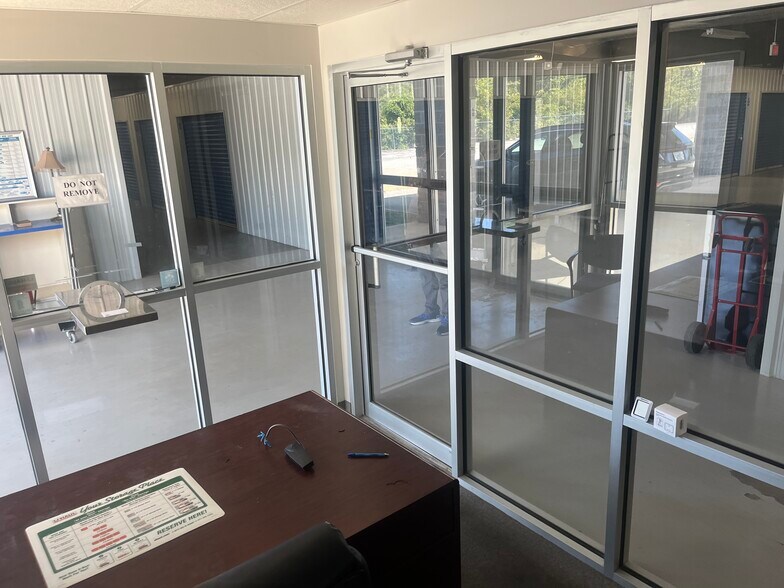 More Photos Of 241 S Park St, Tupelo Unknown For Lease