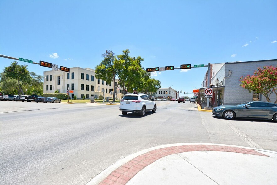 More Photos Of 200 E Court St, Seguin General Retail For Sale