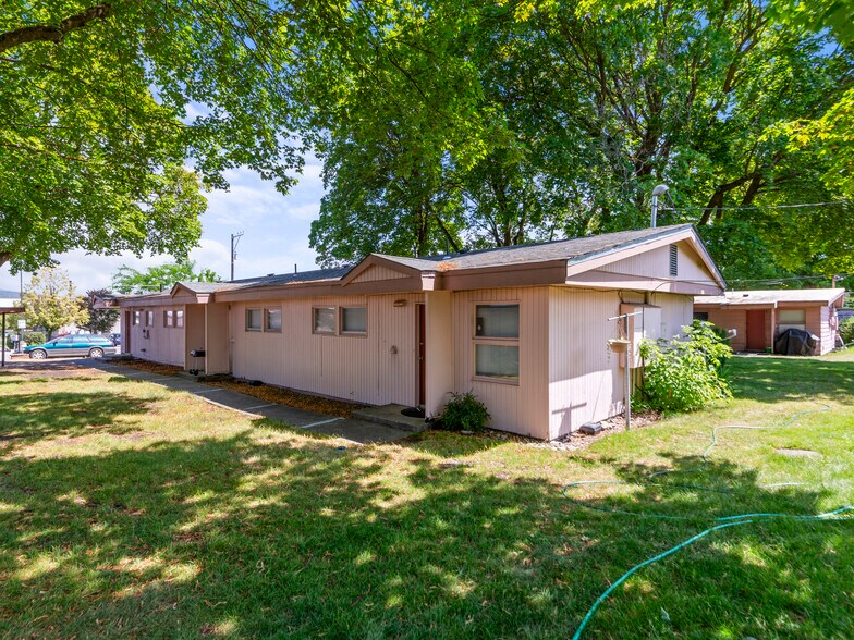 More Photos Of 5004-5010 E 1st Ave, Spokane Valley Apartments For Sale