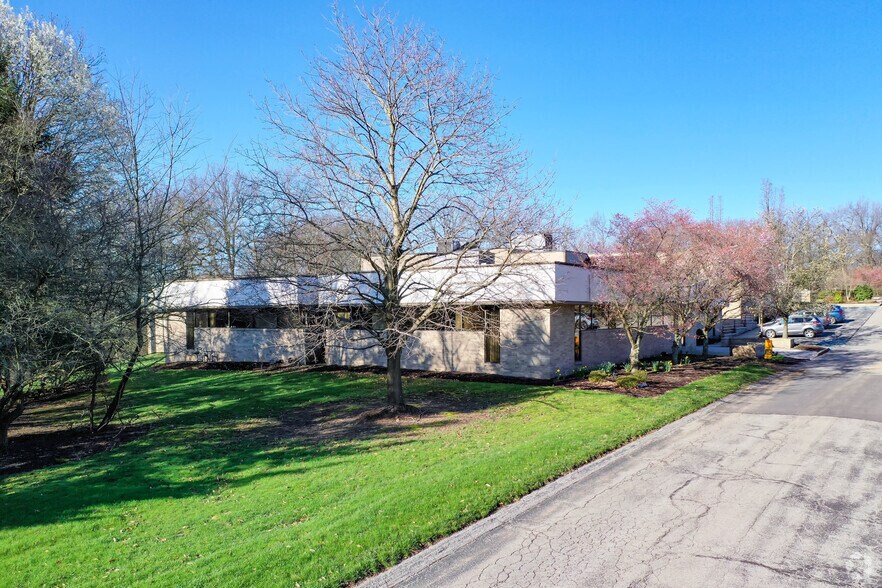 More Photos Of 500 Commonwealth Dr, Warrendale Office For Lease