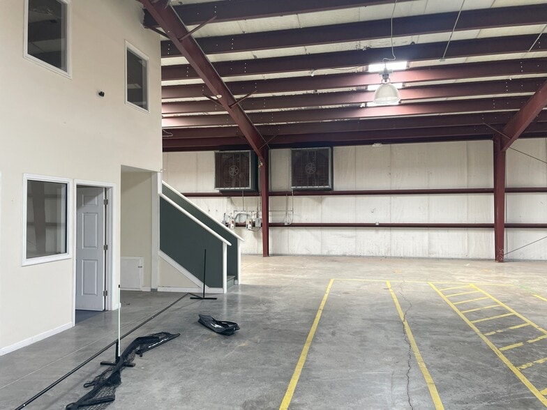 More Photos Of 328 Tiller Dr, Pawleys Island Warehouse For Lease