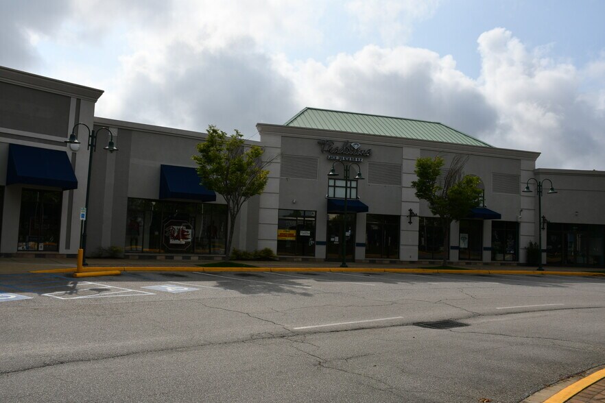 More Photos Of 481 Town Center Pl, Columbia Unknown For Lease