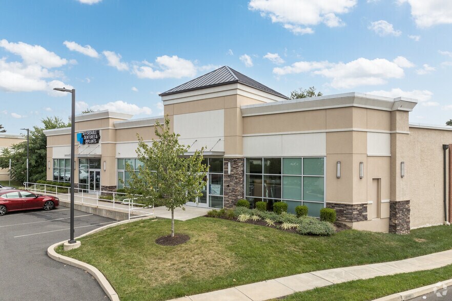 Primary Photo Of 818 Macdade Blvd, Folsom Medical For Lease