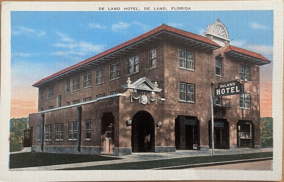 More Photos Of 215 S Woodland Blvd, Deland Hotel For Sale