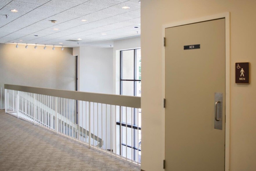 More Photos Of 2314 Sullivan Rd, Atlanta Office For Lease