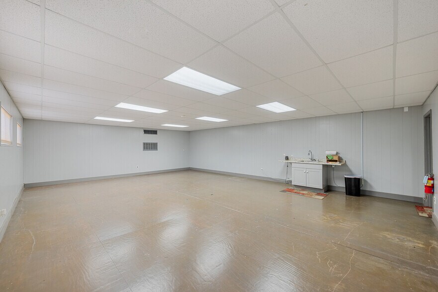 More Photos Of 5290 W State Highway 31, Corsicana Office Residential For Lease