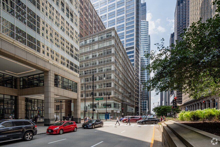 More Photos Of 29 N Wacker Dr, Chicago Office For Lease