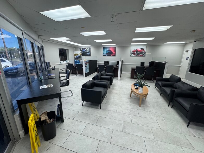 More Photos Of 3001 Alta Mere Dr, Fort Worth Auto Dealership For Lease