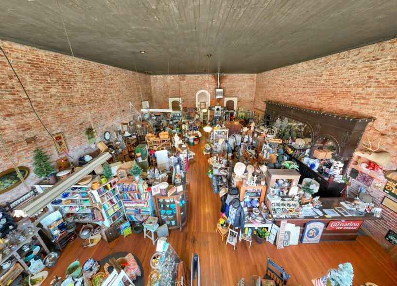 More Photos Of 110 Locust St, Oakland Storefront For Sale