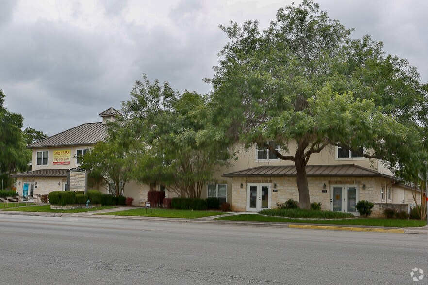 More Photos Of 624 N Main St, Boerne Office For Sale