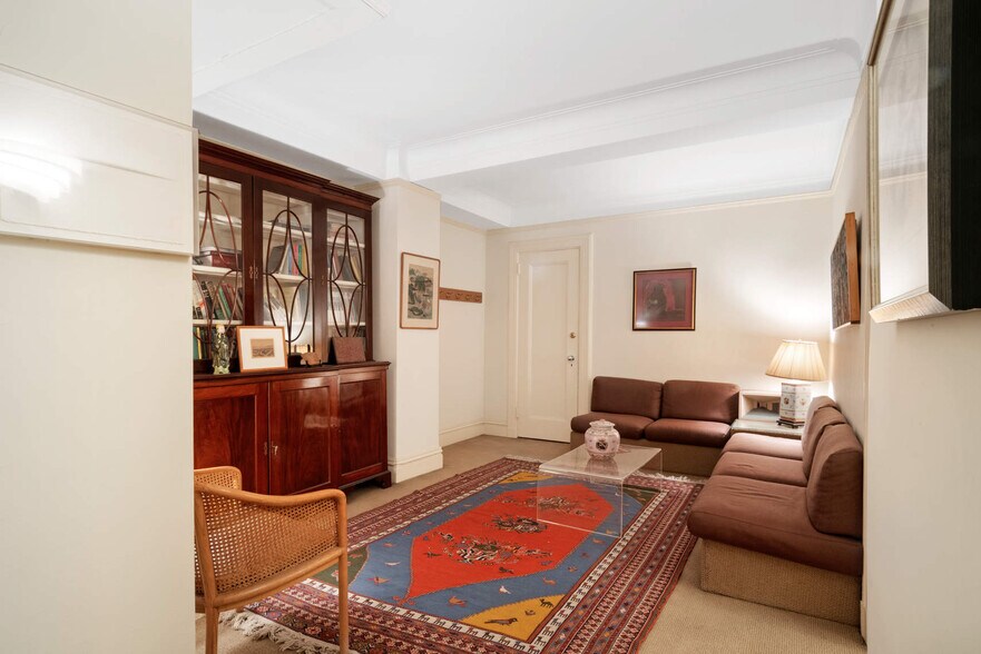 More Photos Of 910 Park Ave, New York Apartments For Lease