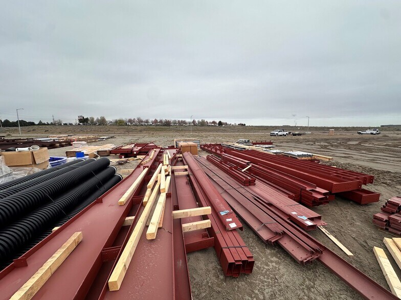 More Photos Of 2605 Robertson Dr, Richland Industrial For Lease