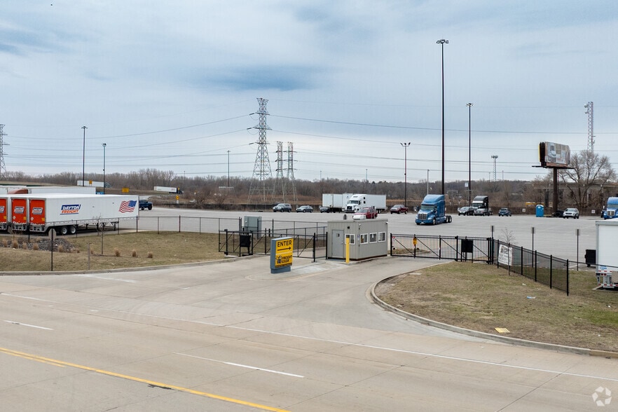 More Photos Of 8121 Melton Rd, Gary Specialty For Sale