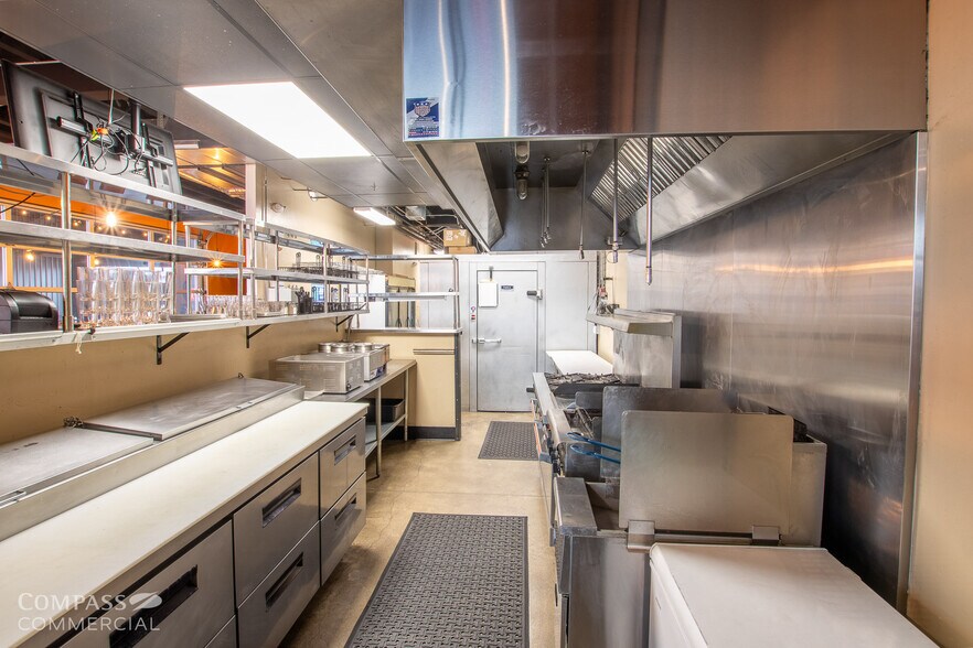 More Photos Of 1462 NE Cushing Dr, Bend General Retail For Lease