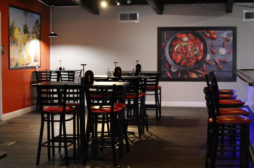 More Photos Of 883 North Ave, Battle Creek Restaurant For Sale