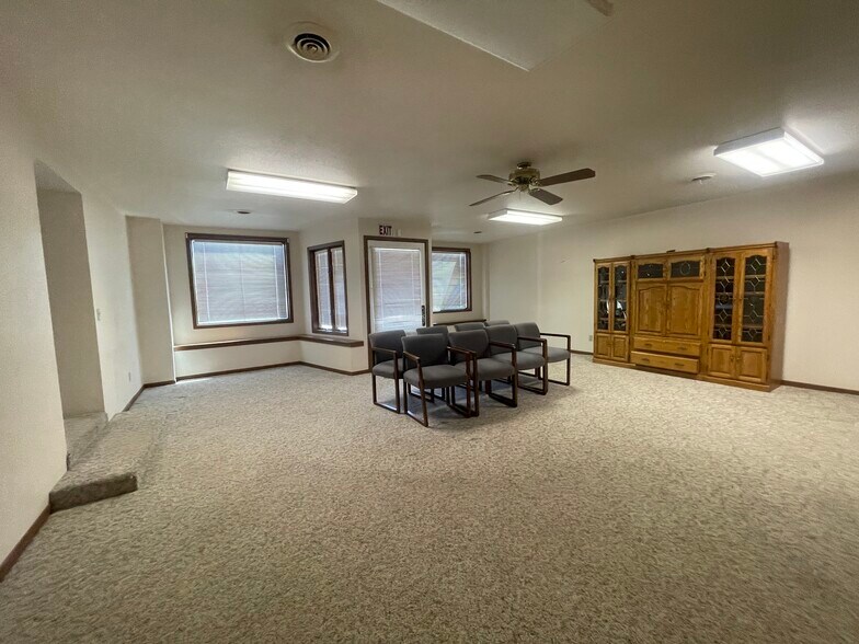 More Photos Of 409 Driftwood St, Correctionville Office Residential For Lease