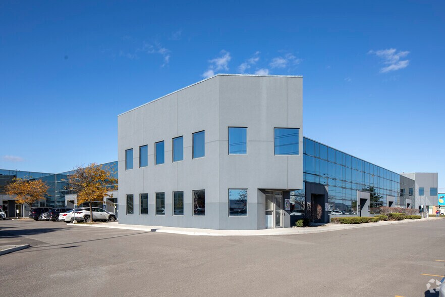 More Photos Of 2355 Derry Rd E, Mississauga Office For Sale