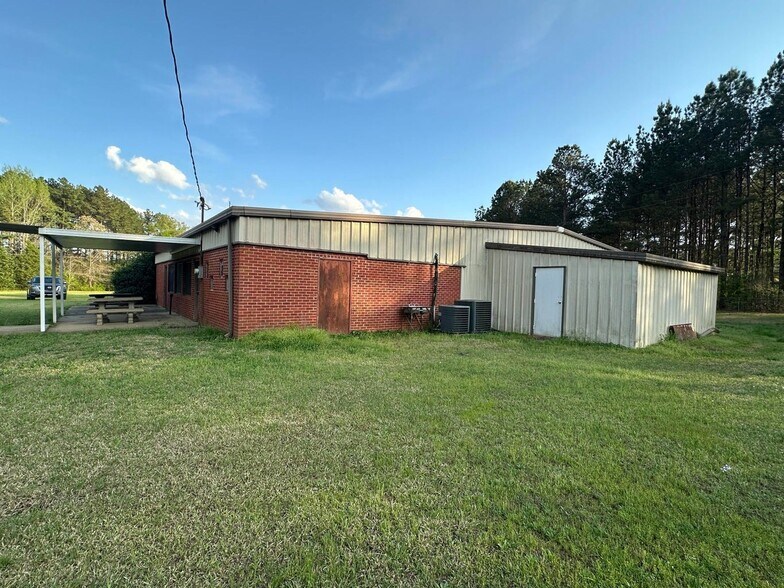 More Photos Of 10 Bowen Rd, Eupora Freestanding For Sale