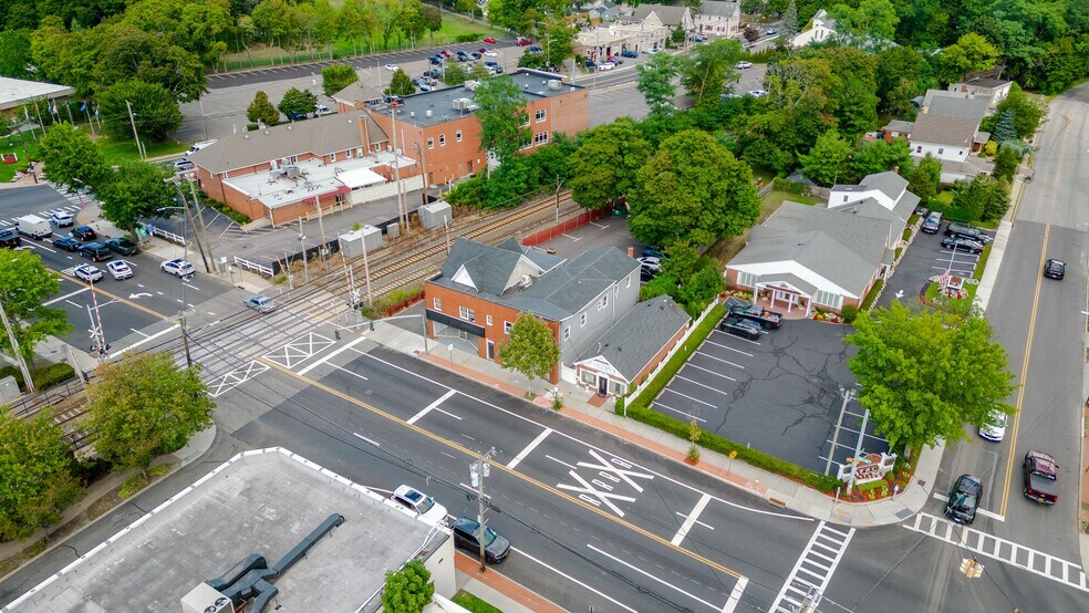 Primary Photo Of 21-23 Indian Head Rd, Kings Park Storefront Retail Residential For Lease