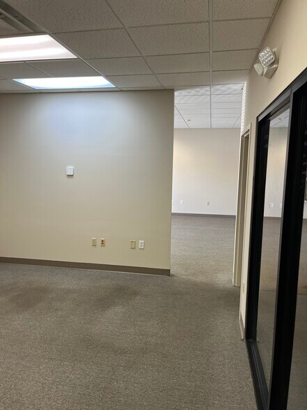 More Photos Of 3956 Sunbeam Rd, Jacksonville Medical For Lease