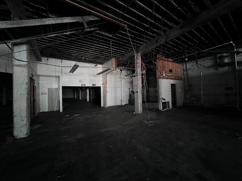 More Photos Of 311 S Main St, Memphis Storefront For Sale