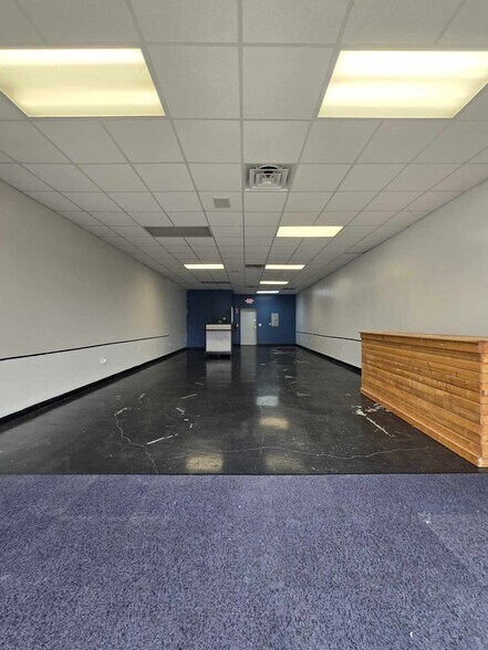 More Photos Of 805-809 High Point St, Randleman Unknown For Lease